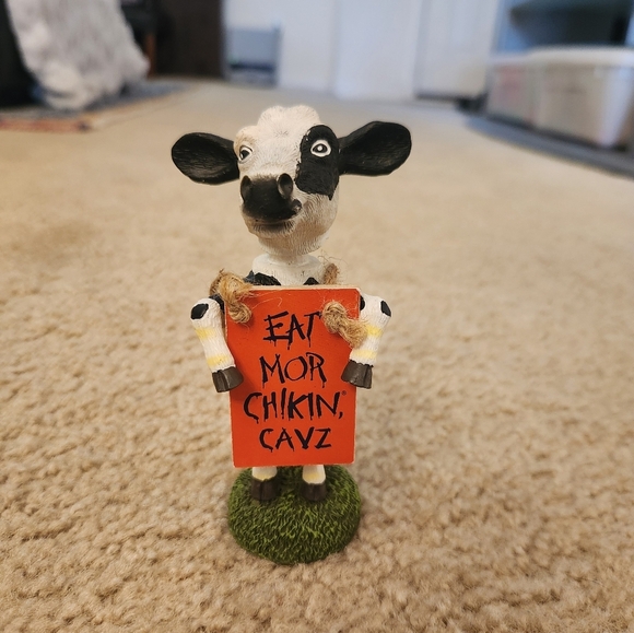 Virginia Cavaliers CHICK-FIL-A COW BOBBLEHEAD CFA Chickfila - Picture 1 of 5